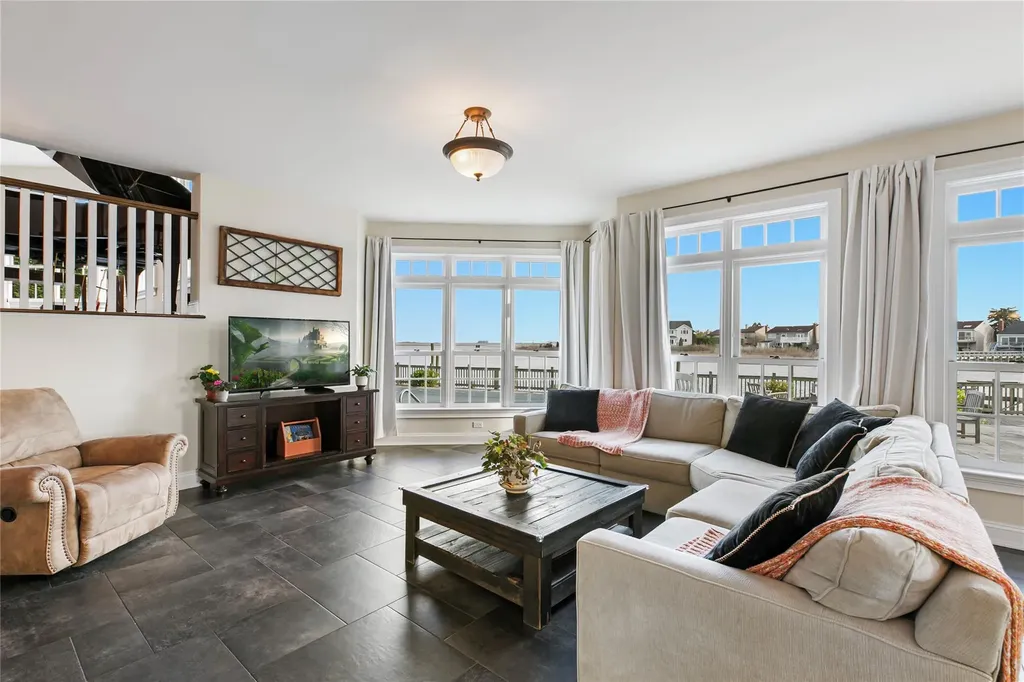 3076 Riverside Drive Wantagh NY 11793