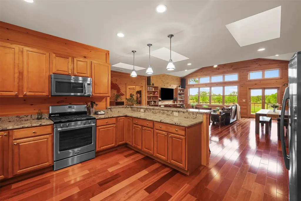 556 Bruyn Turnpike Wallkill NY 12589