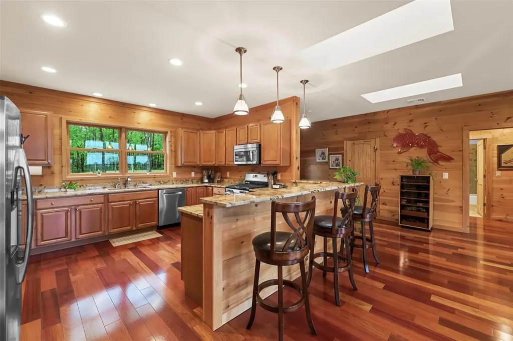 556 Bruyn Turnpike Wallkill NY 12589