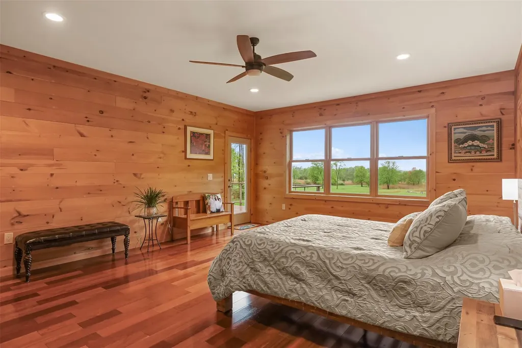 556 Bruyn Turnpike Wallkill NY 12589
