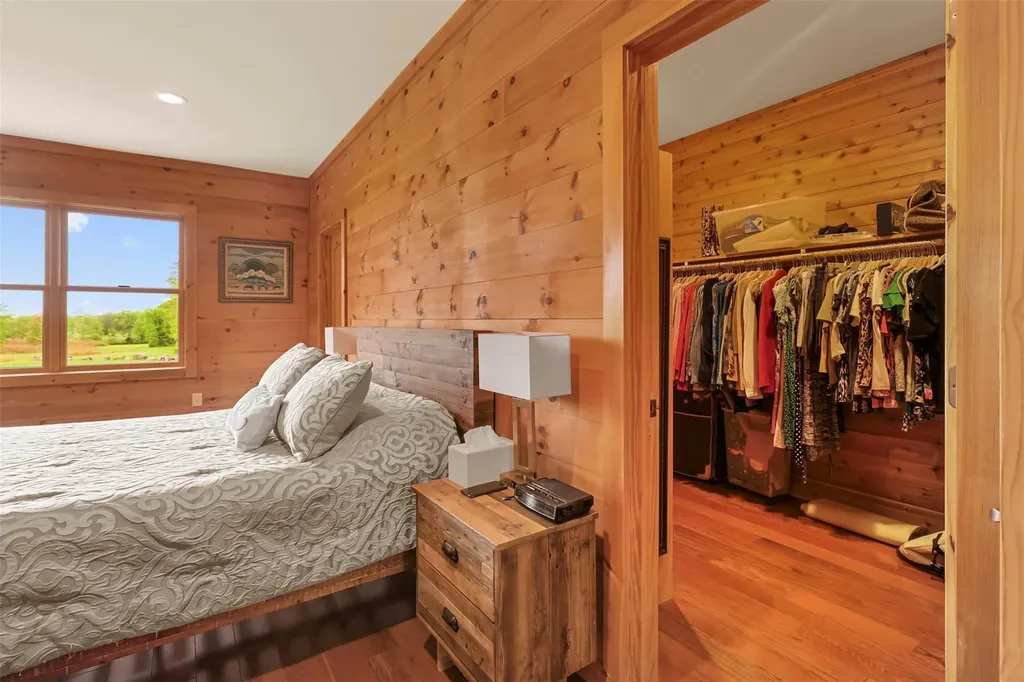 556 Bruyn Turnpike Wallkill NY 12589
