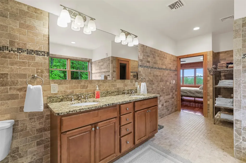 556 Bruyn Turnpike Wallkill NY 12589