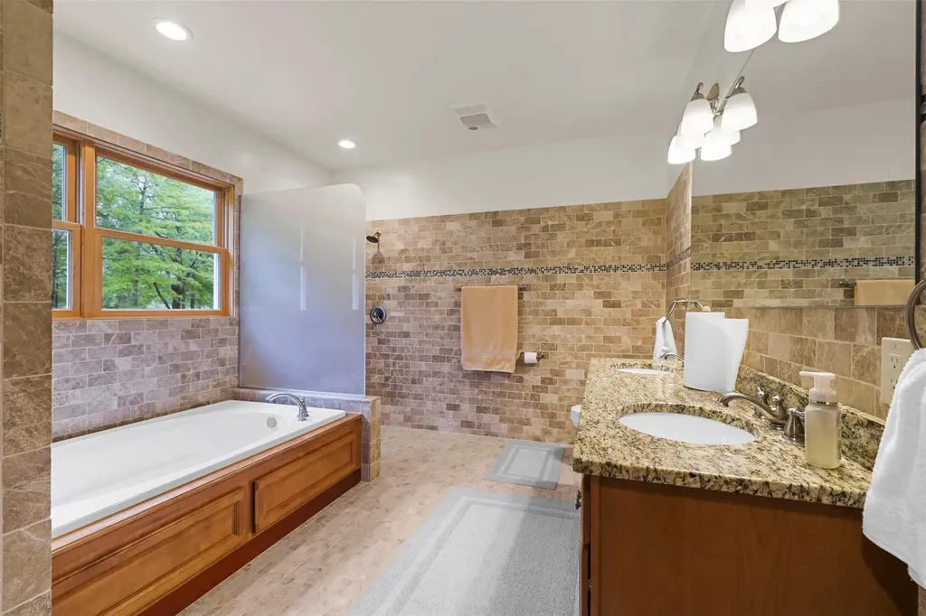556 Bruyn Turnpike Wallkill NY 12589