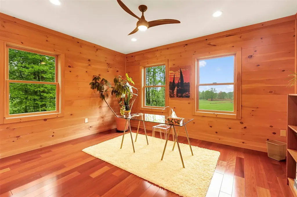 556 Bruyn Turnpike Wallkill NY 12589