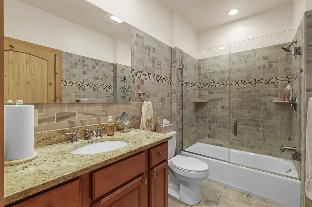 556 Bruyn Turnpike Wallkill NY 12589