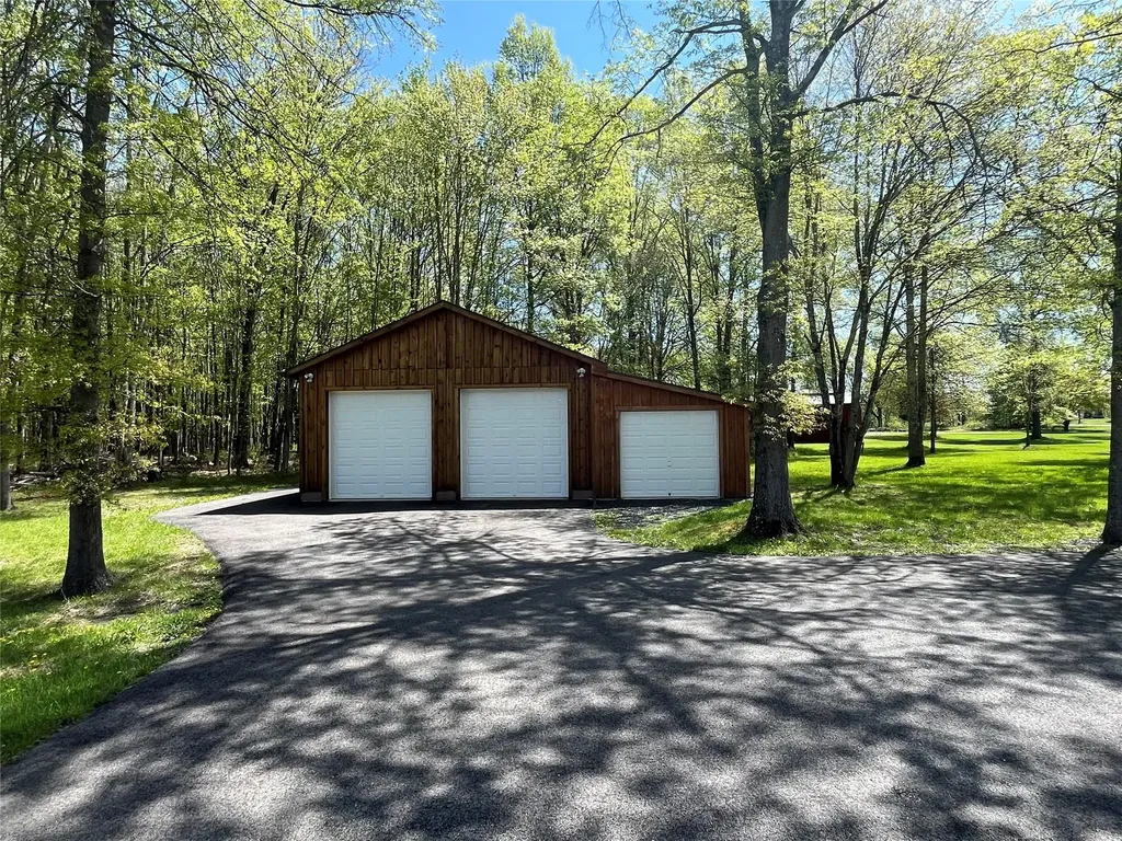 556 Bruyn Turnpike Wallkill NY 12589
