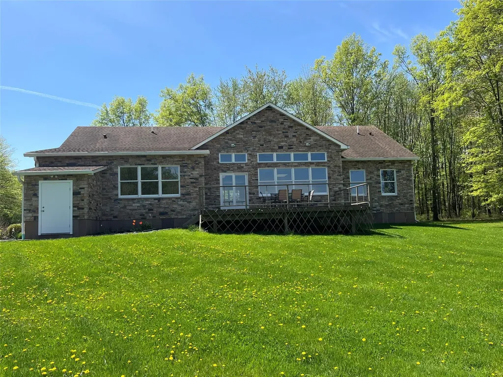 556 Bruyn Turnpike Wallkill NY 12589