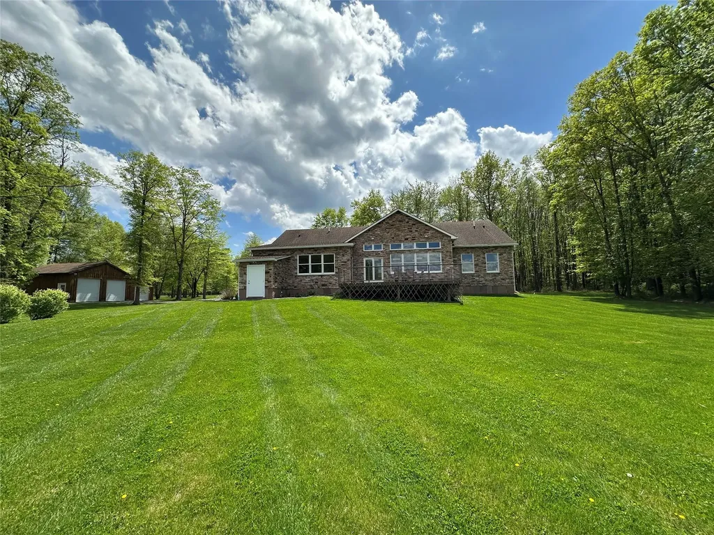 556 Bruyn Turnpike Wallkill NY 12589