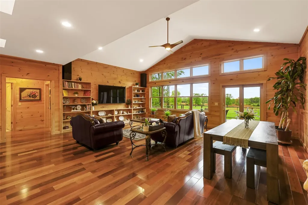 556 Bruyn Turnpike Wallkill NY 12589