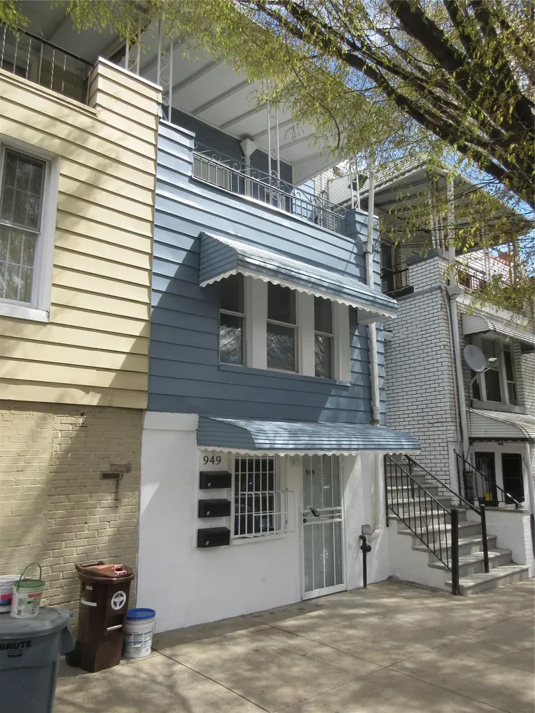 949 E 213th Street Bronx NY 10469