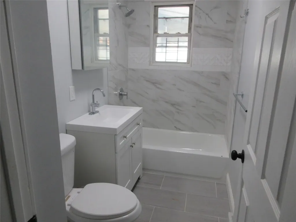 949 E 213th Street Bronx NY 10469