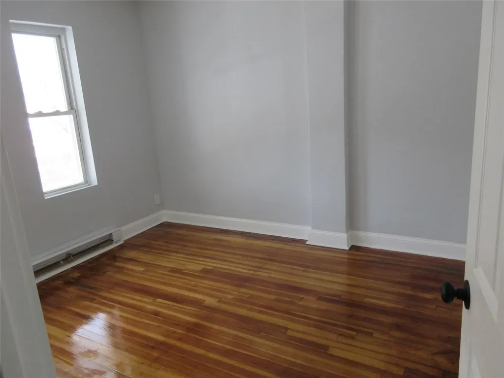 949 E 213th Street Bronx NY 10469