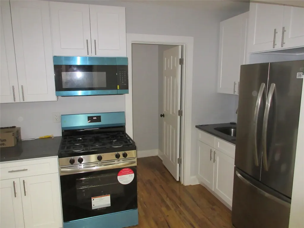949 E 213th Street Bronx NY 10469