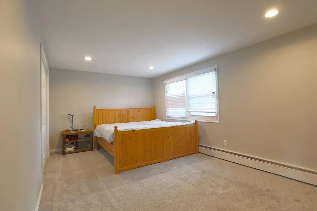 18 Stratton Lane Stony Brook NY 11790