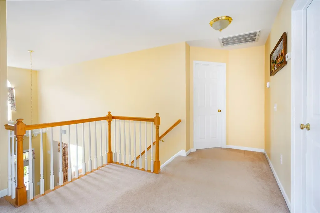7 Coachlight Drive Poughkeepsie NY 12603