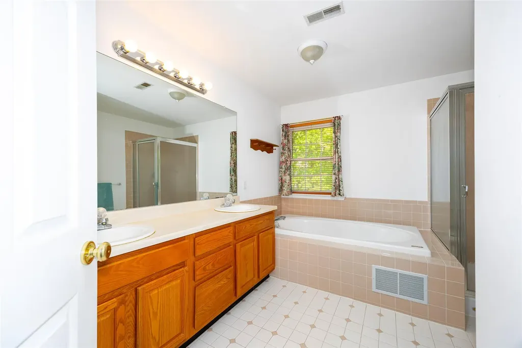 7 Coachlight Drive Poughkeepsie NY 12603