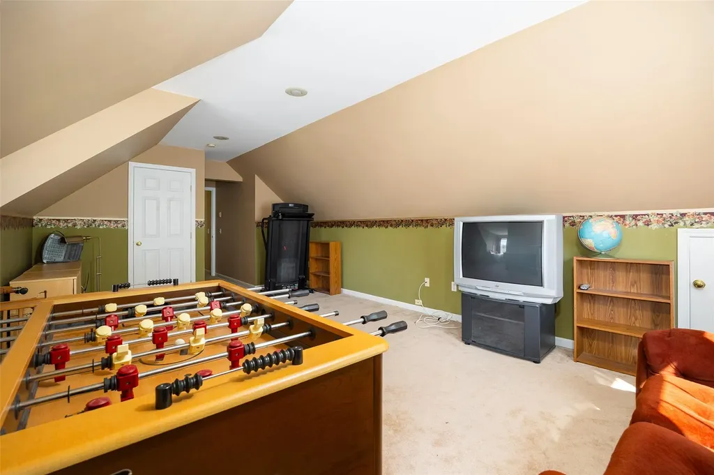 7 Coachlight Drive Poughkeepsie NY 12603