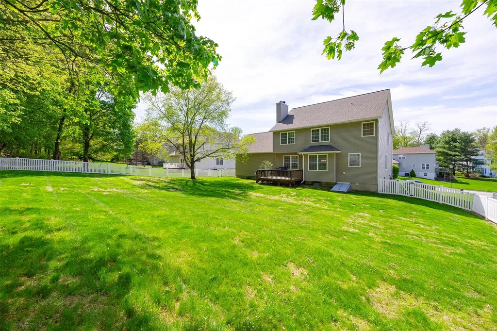 7 Coachlight Drive Poughkeepsie NY 12603