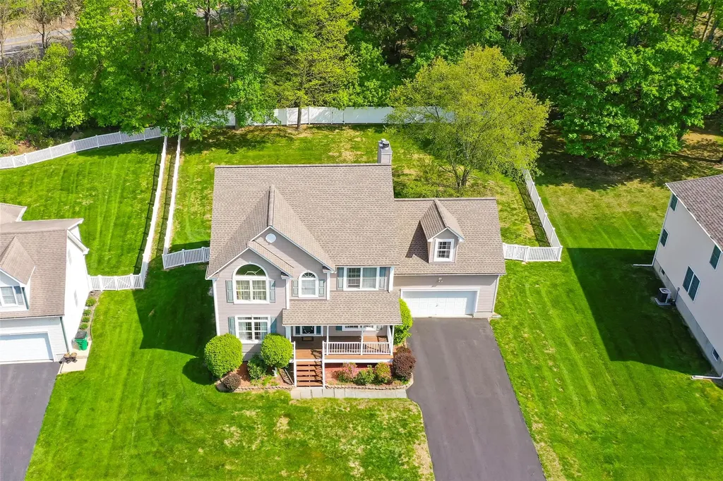 7 Coachlight Drive Poughkeepsie NY 12603