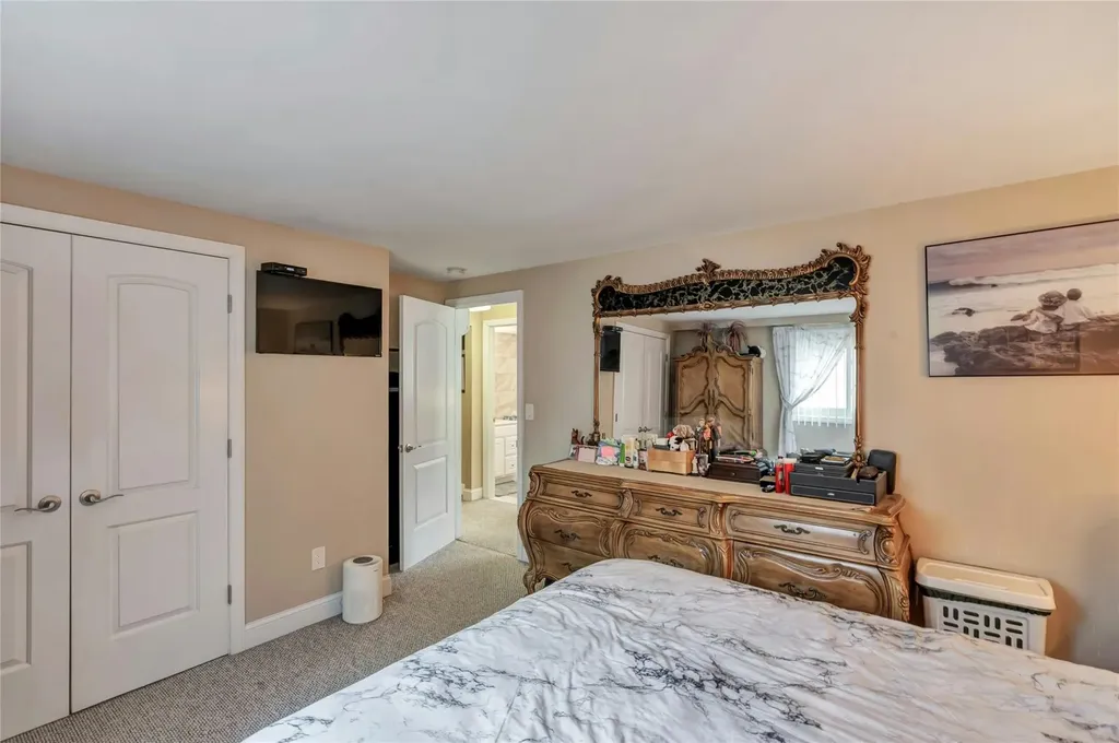 2375 Bayview Avenue Wantagh NY 11793