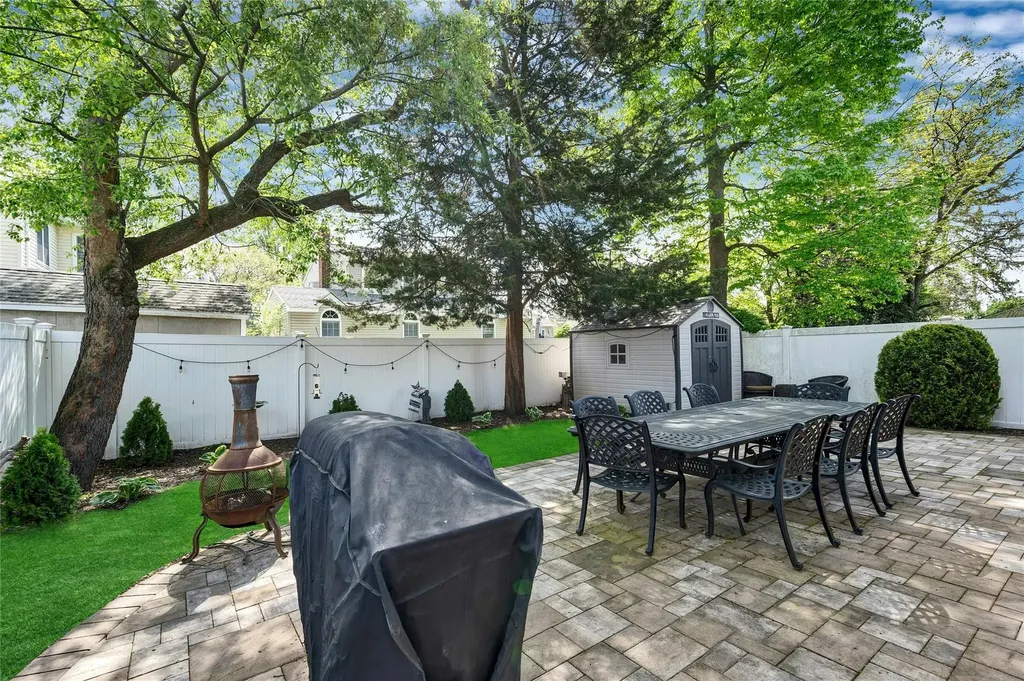 2375 Bayview Avenue Wantagh NY 11793