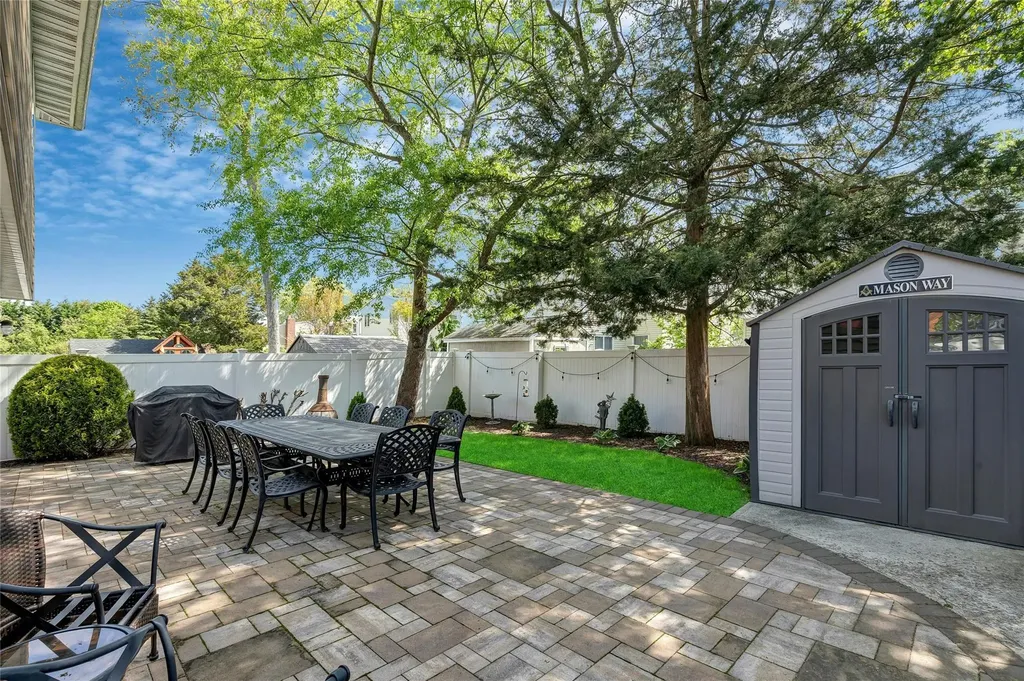 2375 Bayview Avenue Wantagh NY 11793