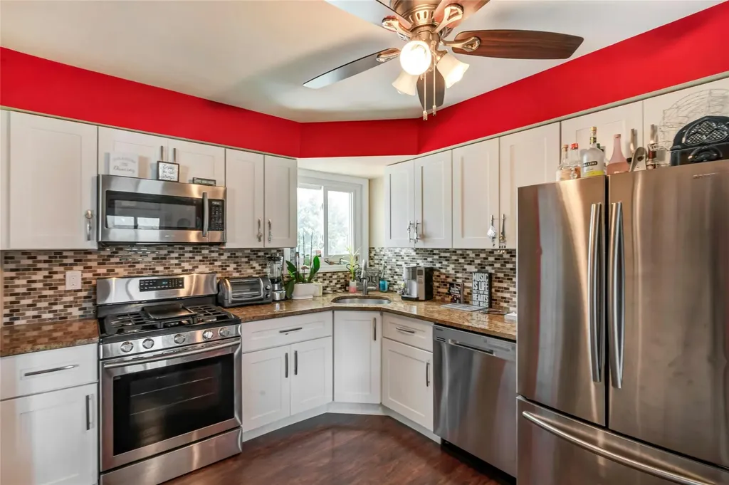 2375 Bayview Avenue Wantagh NY 11793