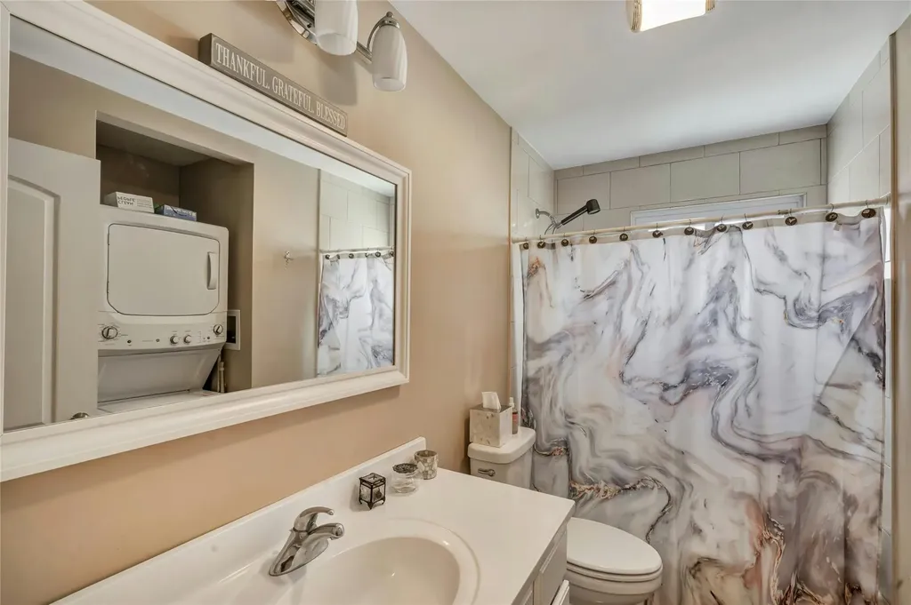 2375 Bayview Avenue Wantagh NY 11793