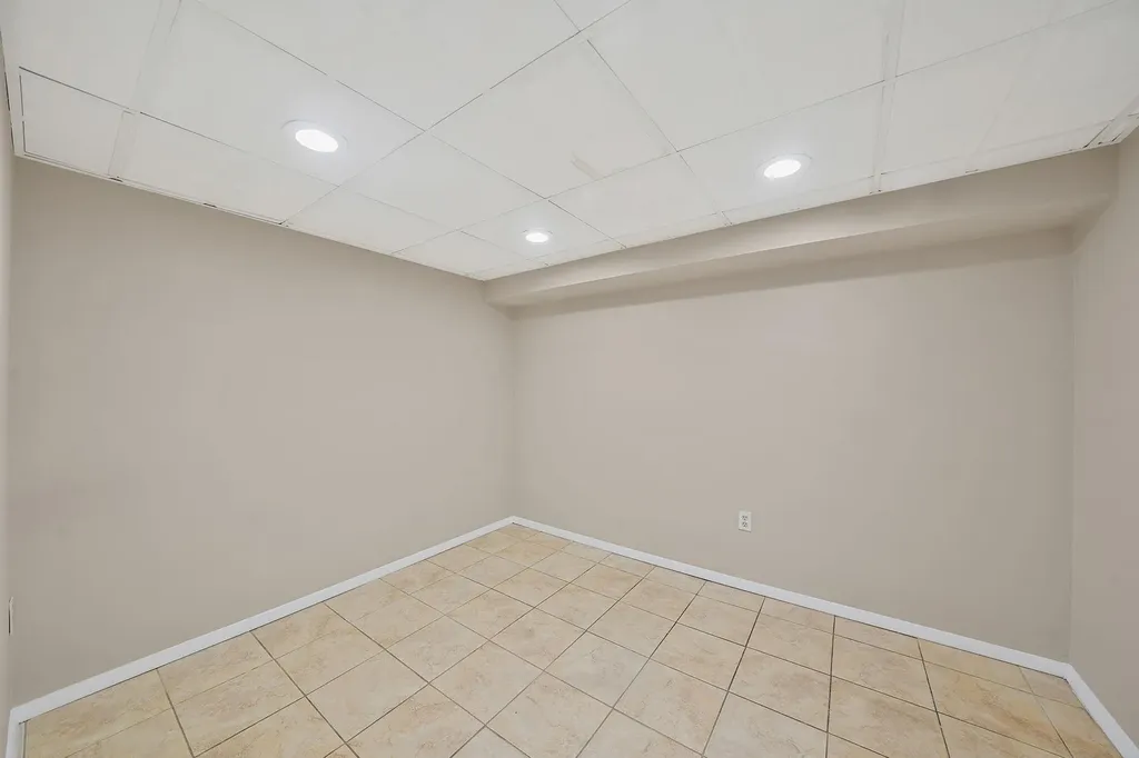 2816 Long Beach Road Oceanside NY 11572