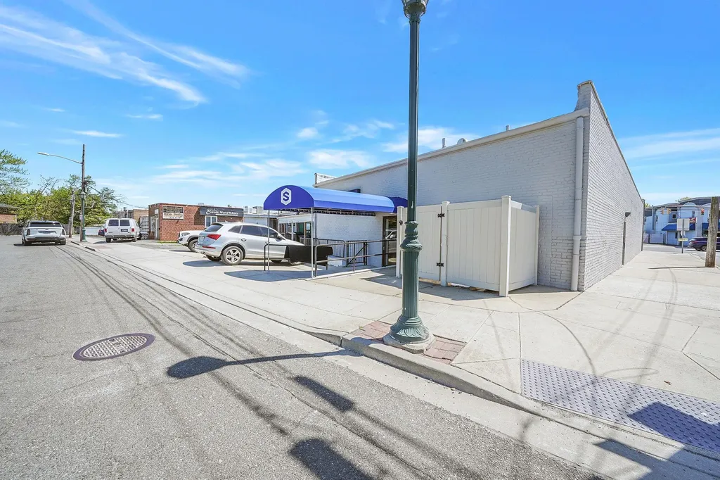 2816 Long Beach Road Oceanside NY 11572
