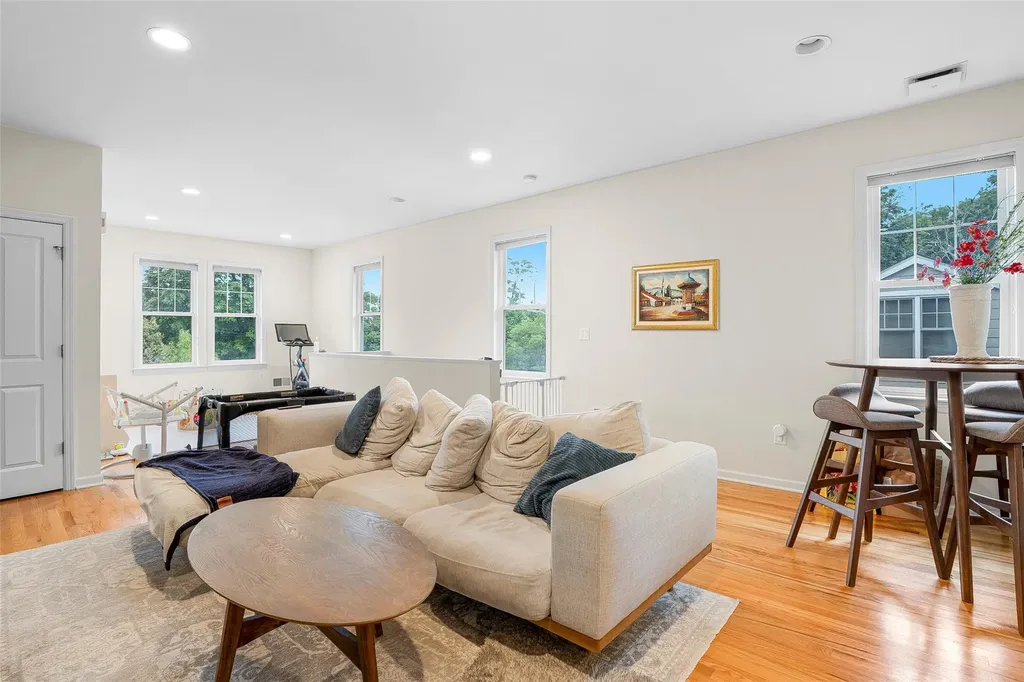 69 Murray Avenue Larchmont NY 10538