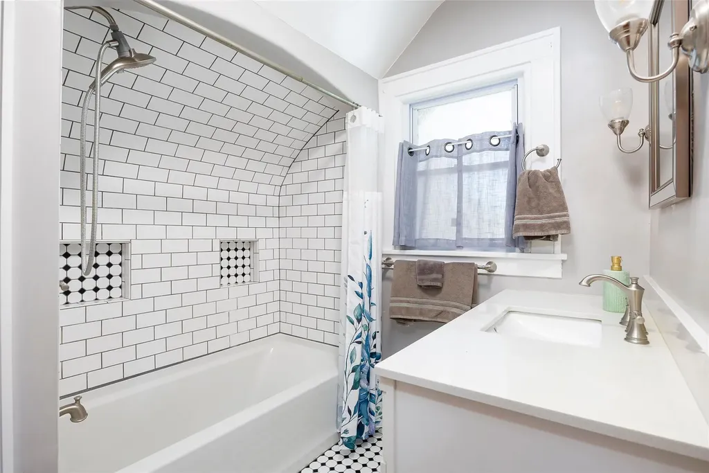 7365 S Broadway Red Hook NY 12571
