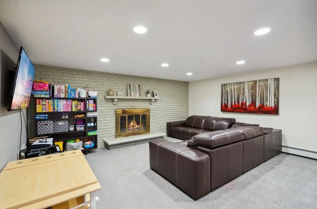 53 West End Avenue Massapequa NY 11758