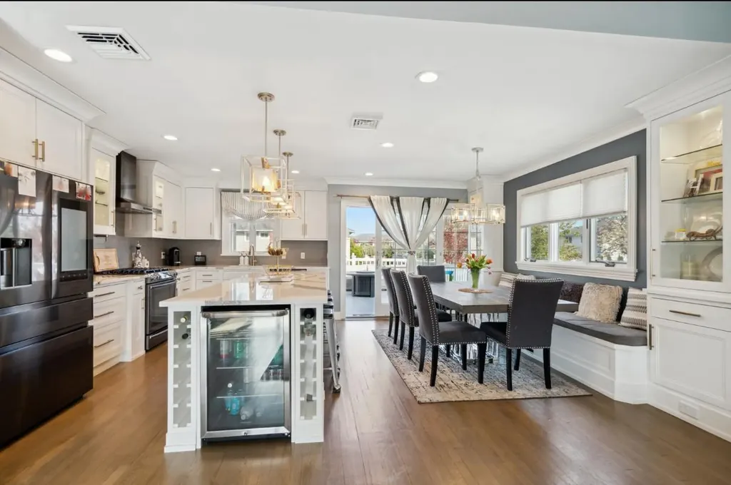 53 West End Avenue Massapequa NY 11758