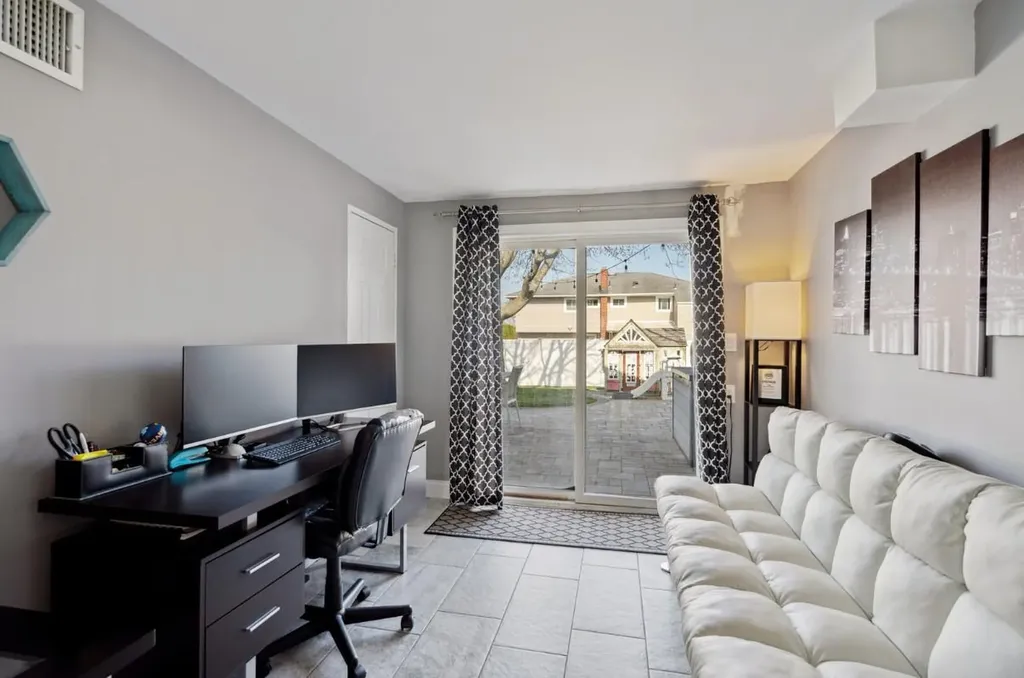 53 West End Avenue Massapequa NY 11758