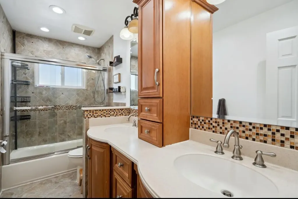53 West End Avenue Massapequa NY 11758