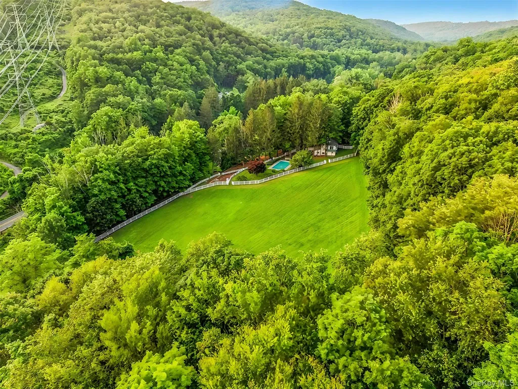 926 Peekskill Hollow Road Putnam Valley NY 10579