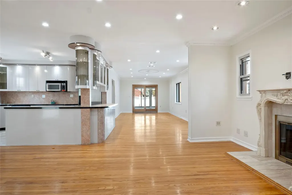 7333 188th Street Fresh Meadows NY 11366