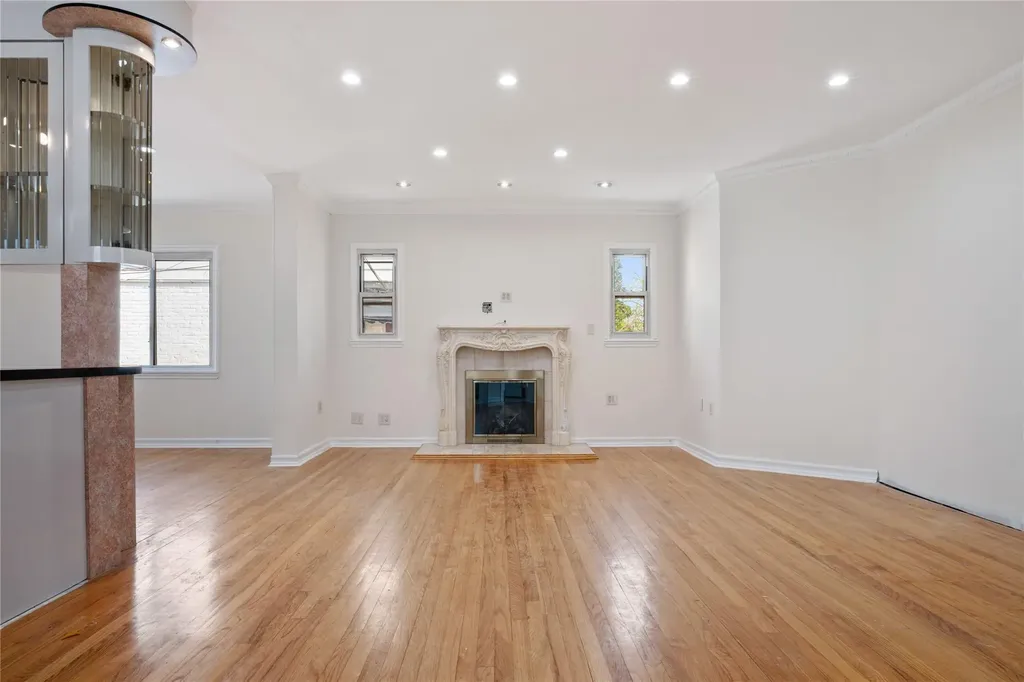 7333 188th Street Fresh Meadows NY 11366