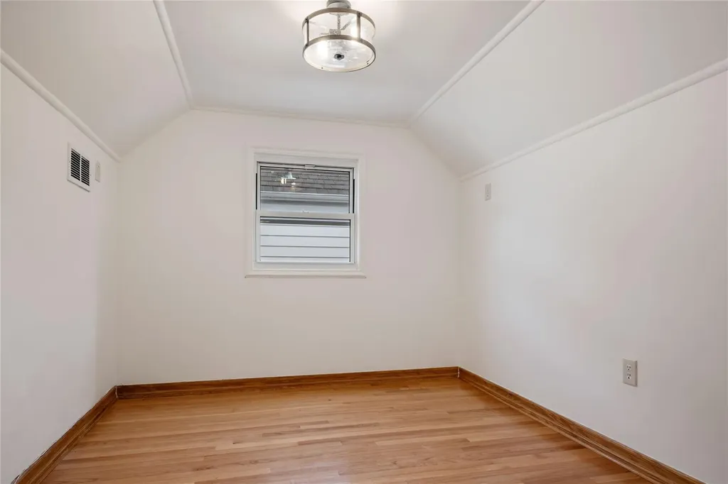7333 188th Street Fresh Meadows NY 11366