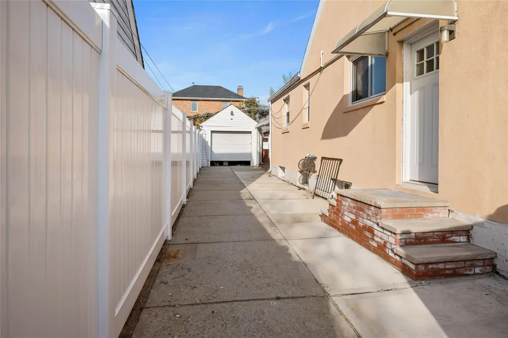 7333 188th Street Fresh Meadows NY 11366