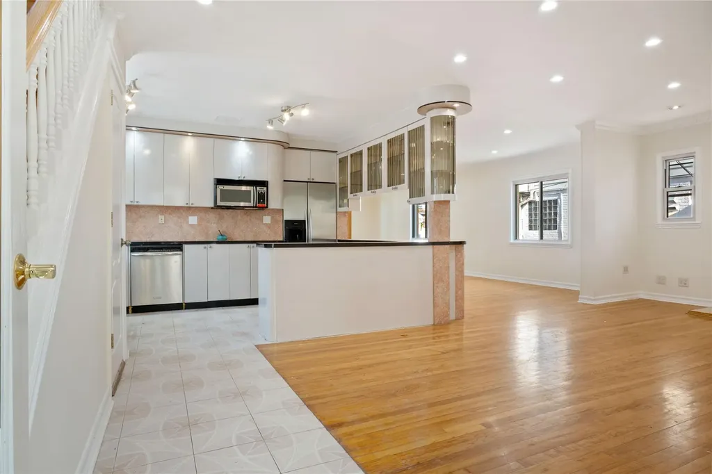7333 188th Street Fresh Meadows NY 11366