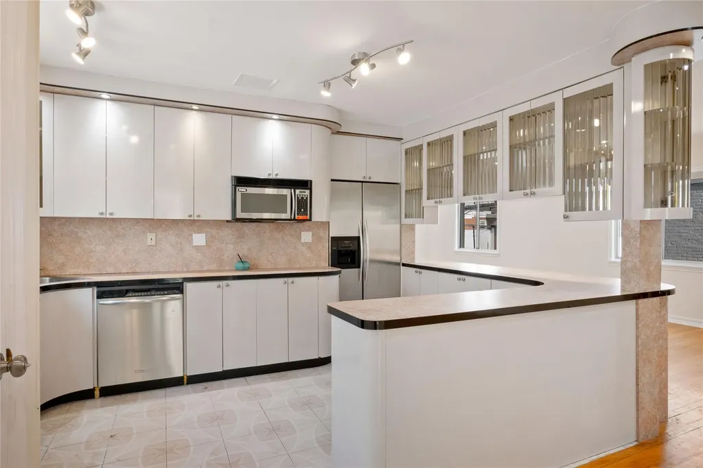 7333 188th Street Fresh Meadows NY 11366