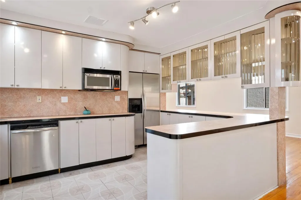 7333 188th Street Fresh Meadows NY 11366