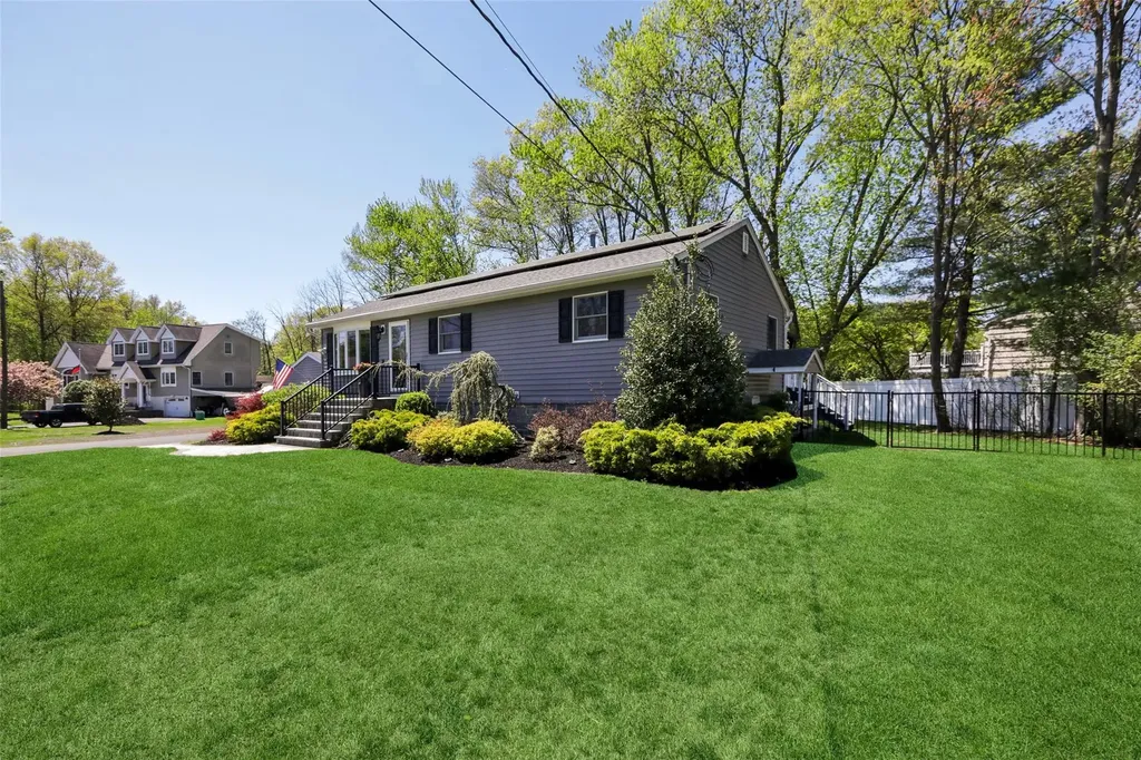 8 Adele Road West Nyack NY 10994