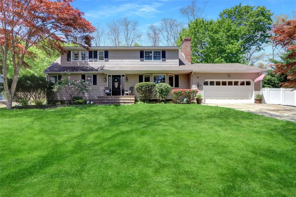 24 Highland Down Shoreham NY 11786