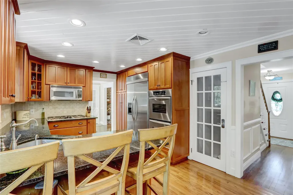 24 Highland Down Shoreham NY 11786