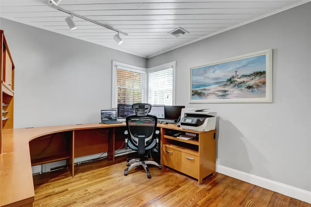 24 Highland Down Shoreham NY 11786