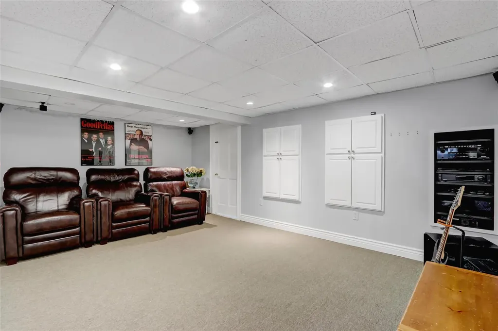 24 Highland Down Shoreham NY 11786