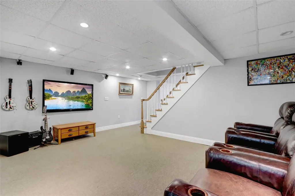 24 Highland Down Shoreham NY 11786